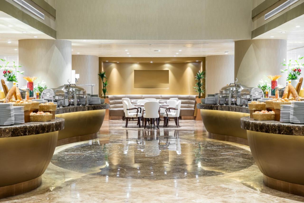 Millennium Makkah Al Naseem La La Mecca Esterno foto Interior of a luxury hotel